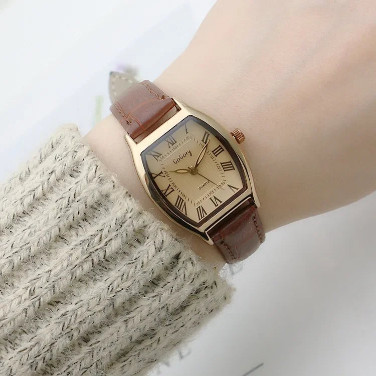 Karoline | Thit Retro women's watch with brown leather strap