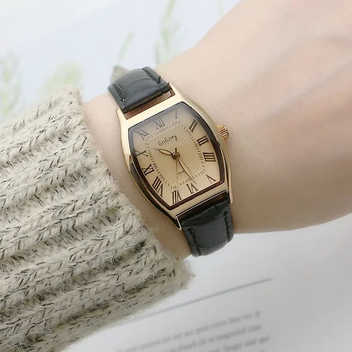 Karoline | Thit Retro women's watch with brown leather strap