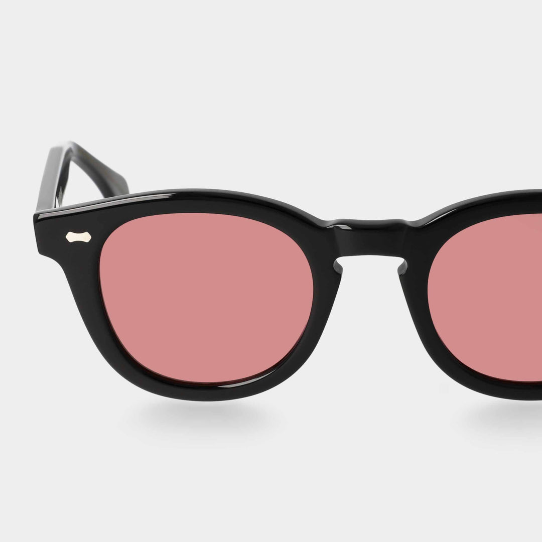 Lærke | Donegal Eco Black Red